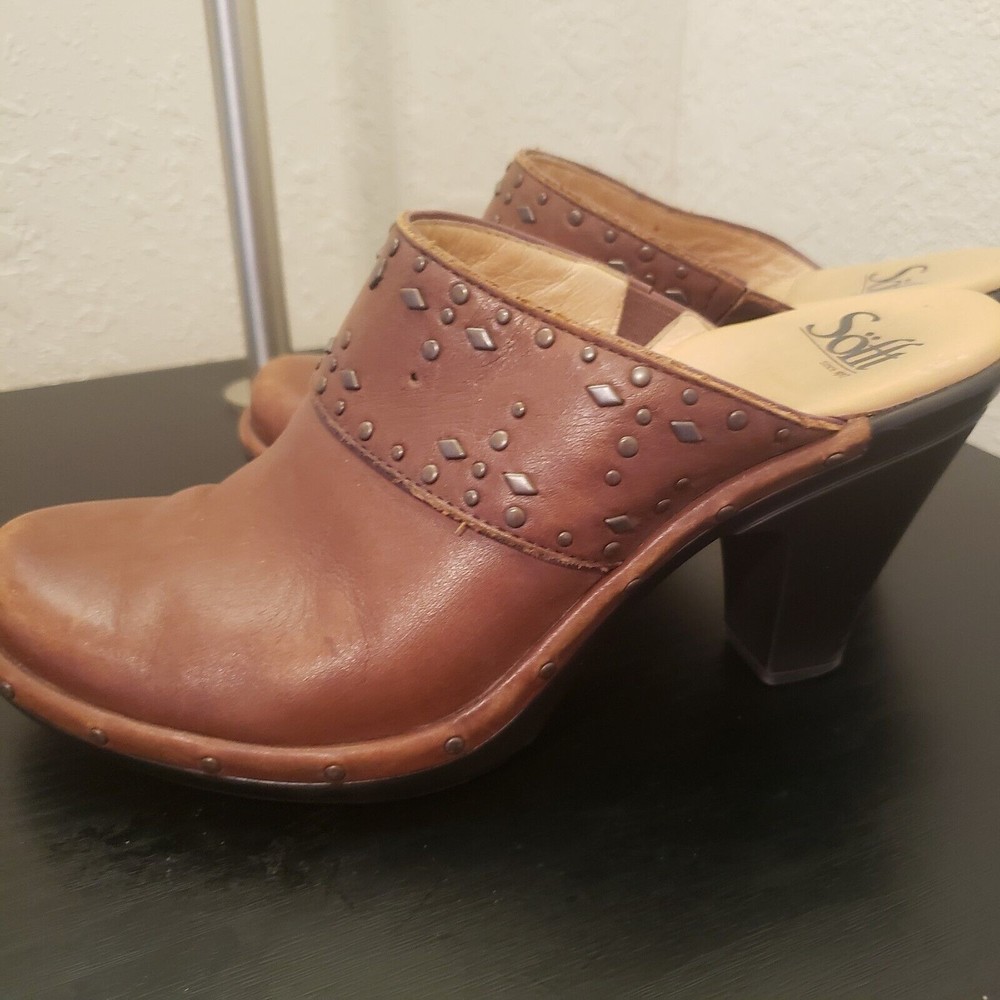 Sofft NWOB Womens Brown Leather Metal Studs Mules Heels Shoes Size 7